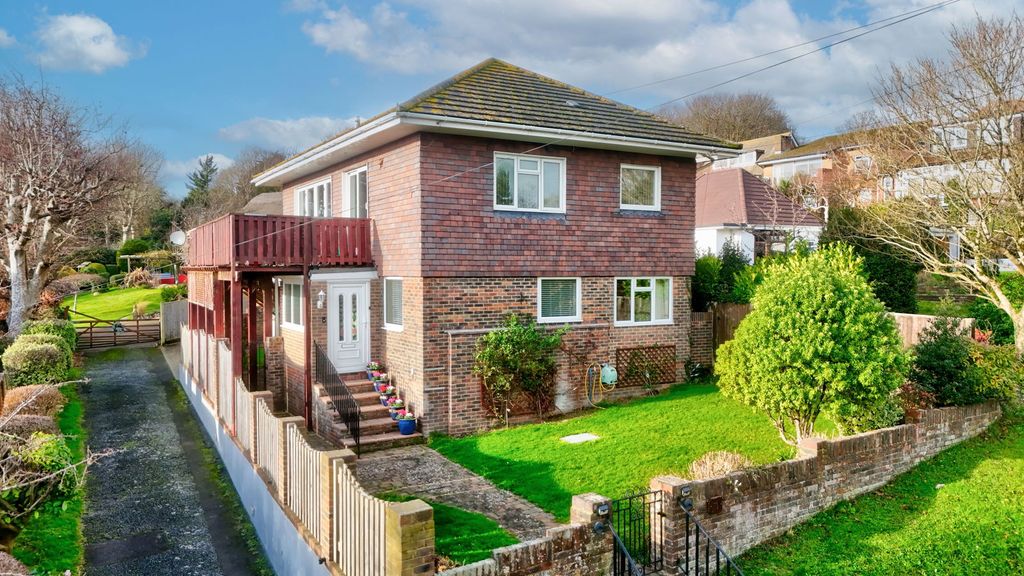 Property photo 1 of 32