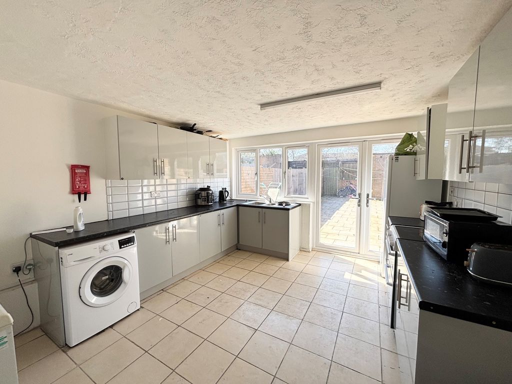Property photo 1 of 3