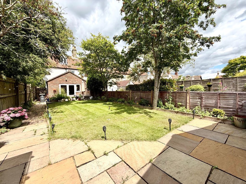 Property photo 3 of 27 Garden