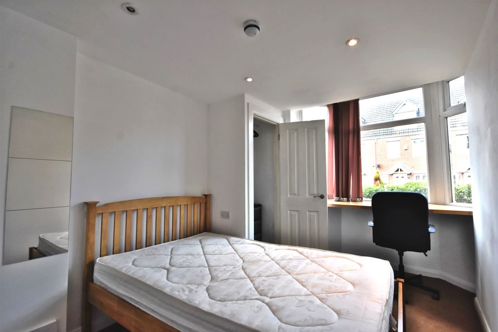 Property photo 1 of 10 Image8