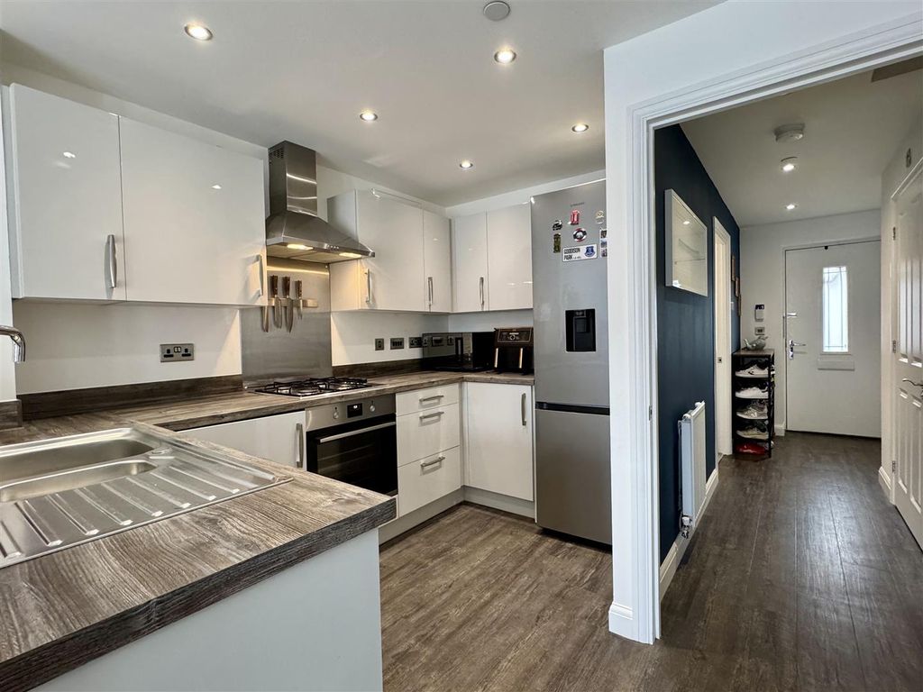 Property photo 3 of 33 Open Plan Kitchen Dining Room