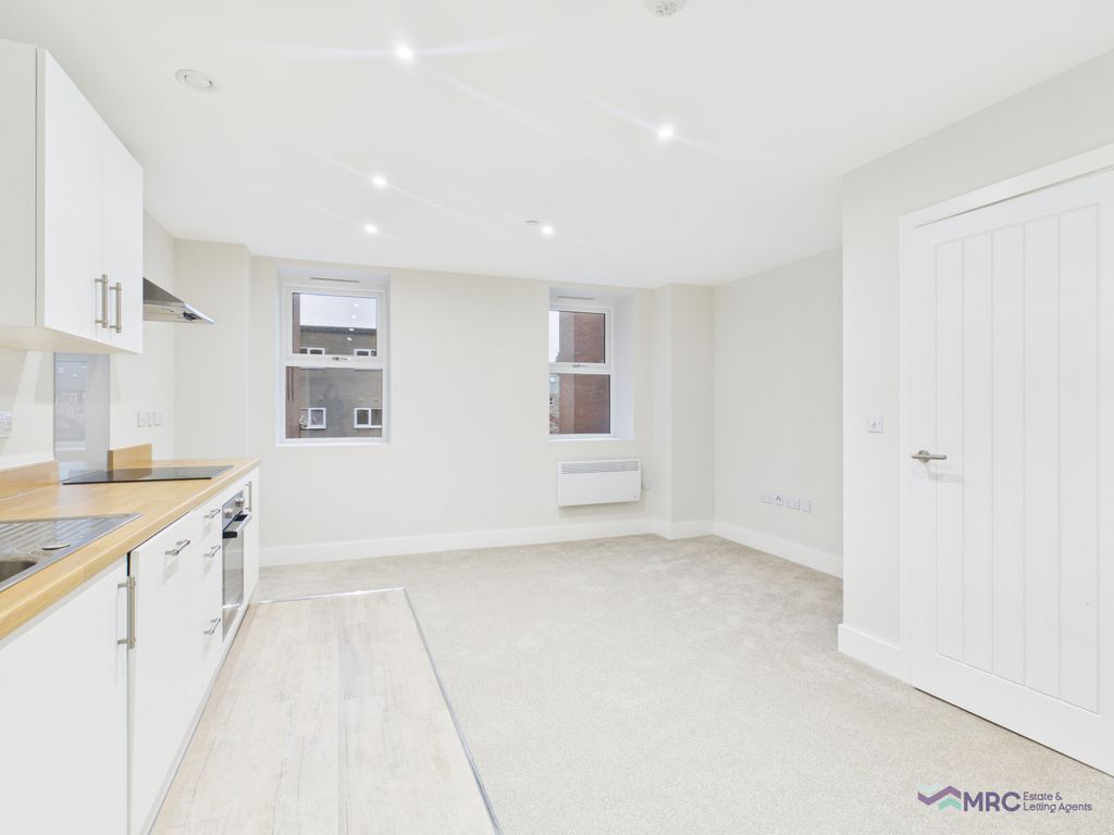 Property photo 3 of 8 Gallery