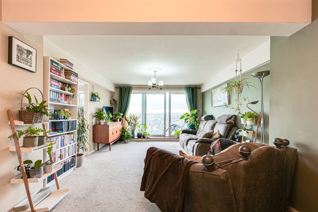 Property photo 3 of 23