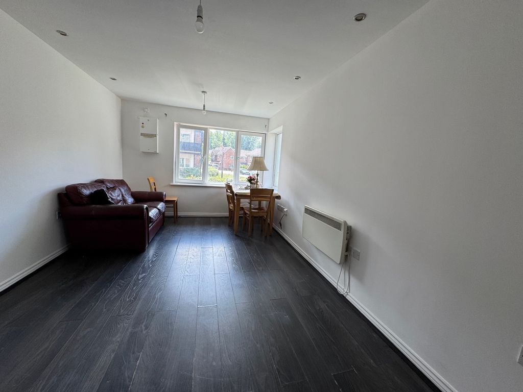 Property photo 3 of 6 Gallery