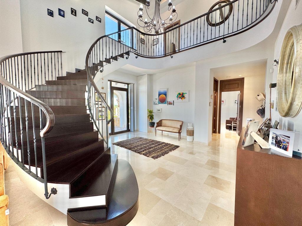 Property photo 1 of 50
