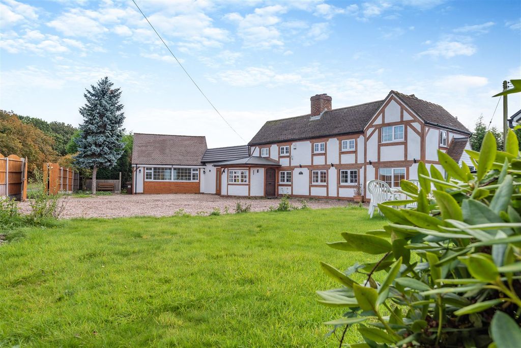 Property photo 2 of 44 8619498-Exterior17.Jpg