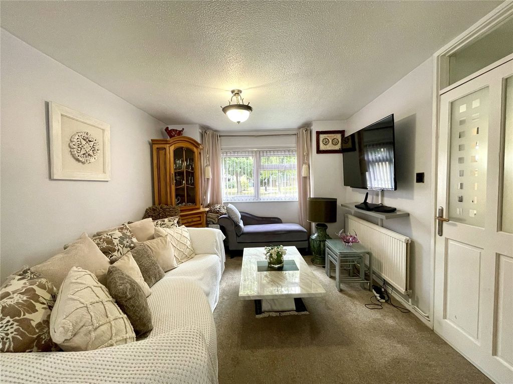 Property photo 2 of 17 Picture No. 12
