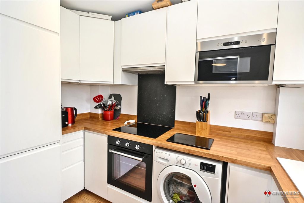Property photo 2 of 15 Kitchen