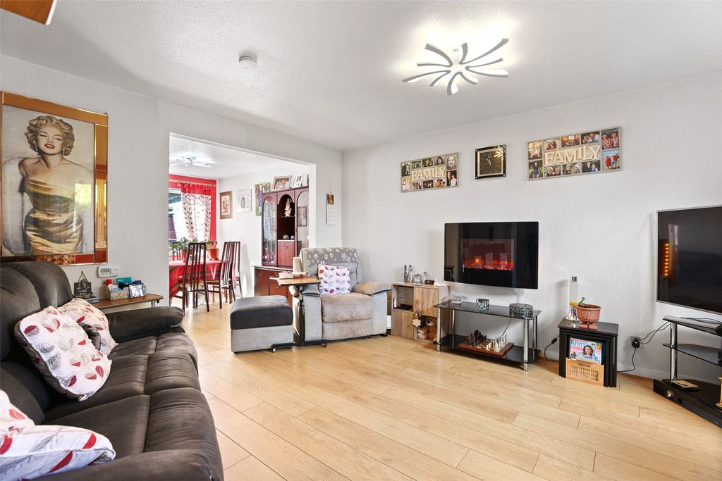 Property photo 2 of 16 Living Room