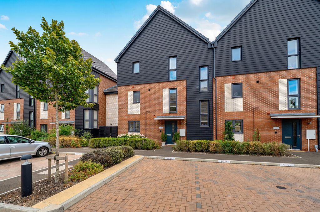 Property photo 1 of 18 1-6A732B2858Ad4-1...