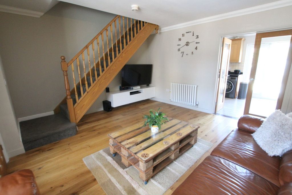 Property photo 3 of 20