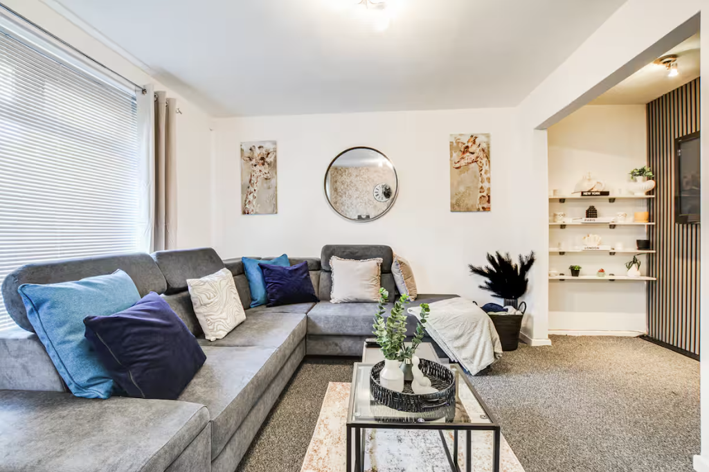 Property photo 3 of 13