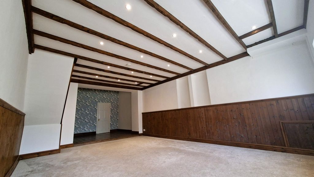 Property photo 2 of 27 Lounge/Dining