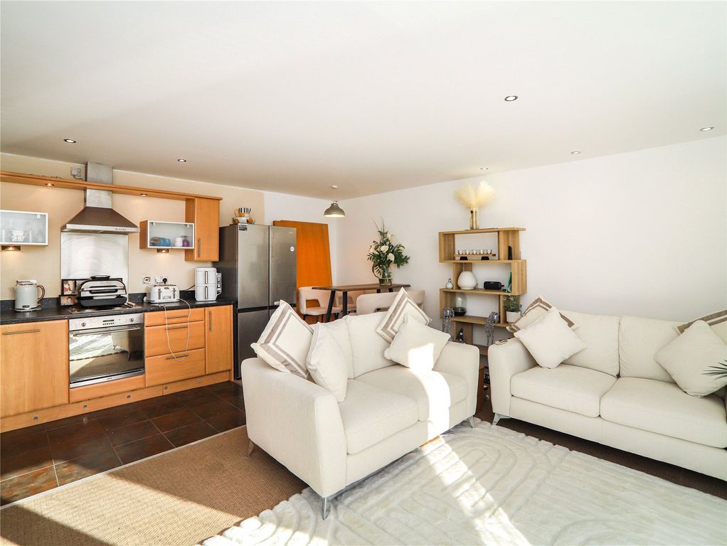 Property photo 2 of 10 Kitchen/Diner/Lounge