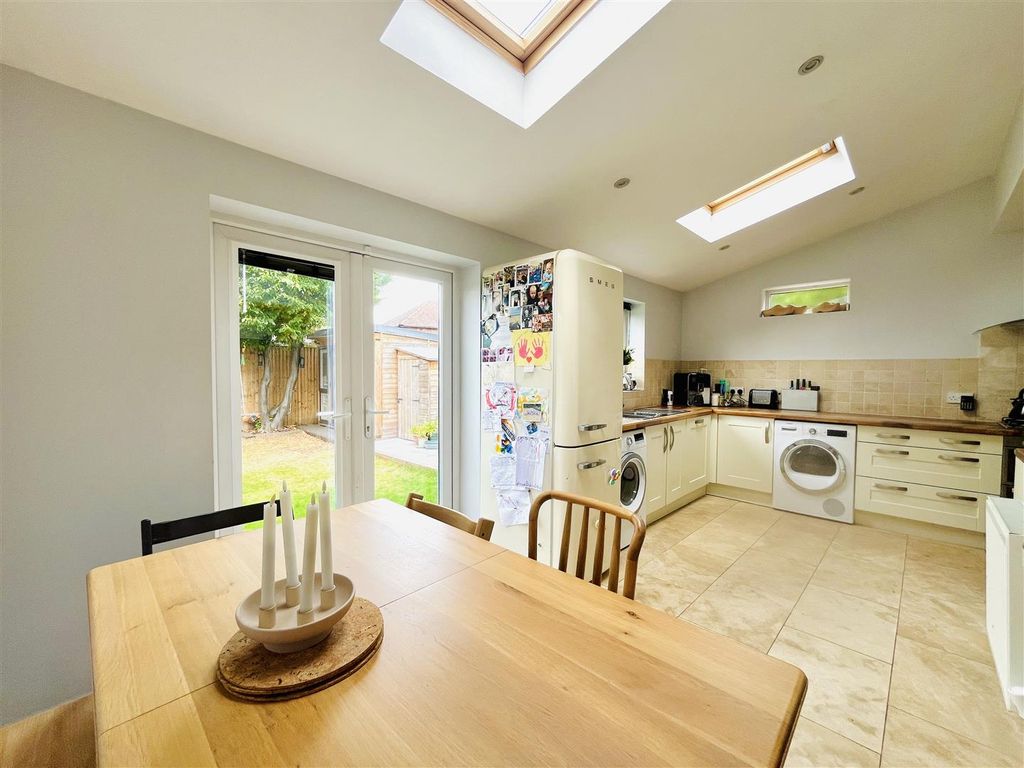 Property photo 3 of 28 Dining Kitchen