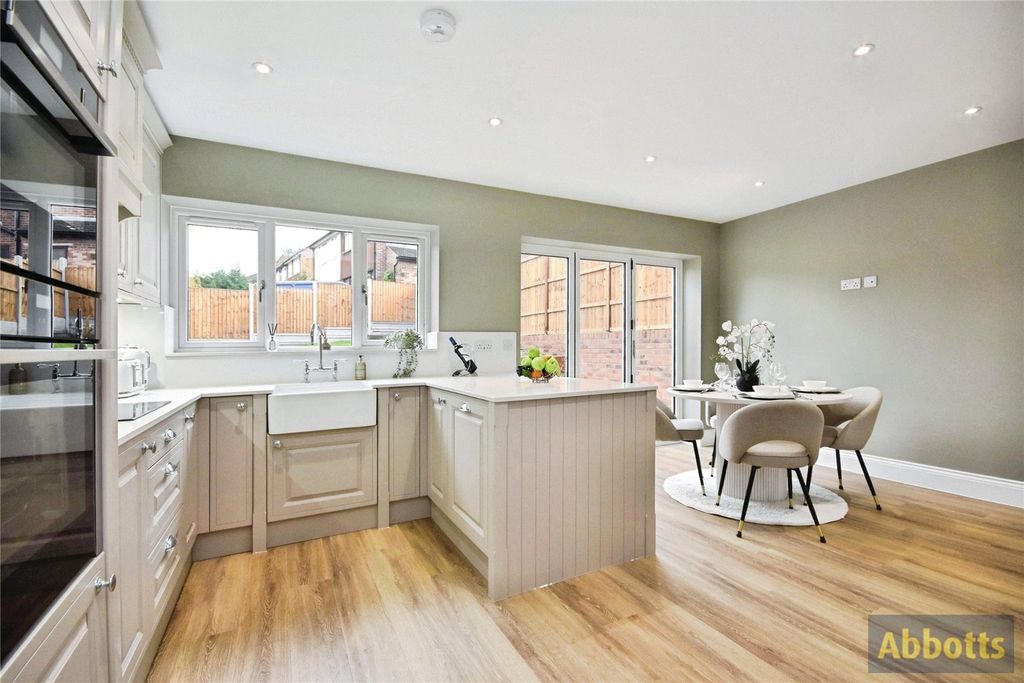 Property photo 2 of 16 Picture No. 33