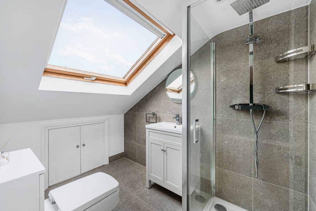 Property photo 3 of 14 Bathroom 2