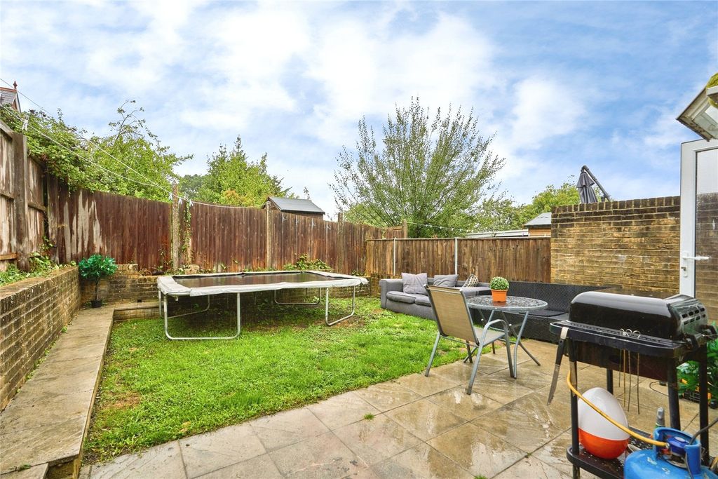 Property photo 3 of 16 Garden
