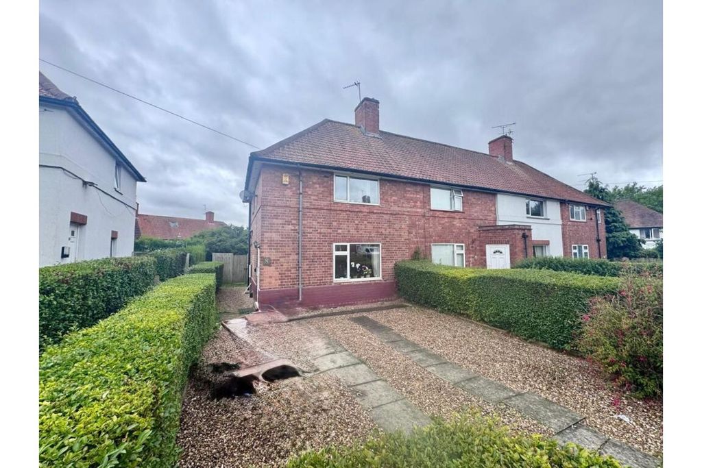 Property photo 2 of 17