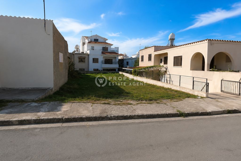 Property photo 1 of 2