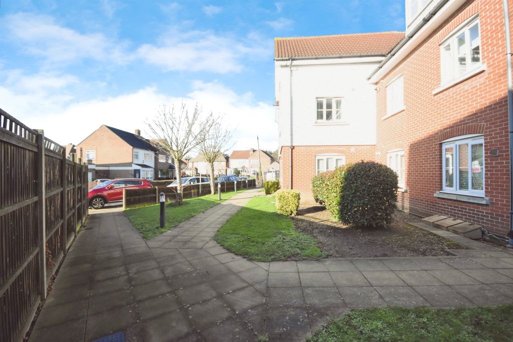 Property photo 2 of 14