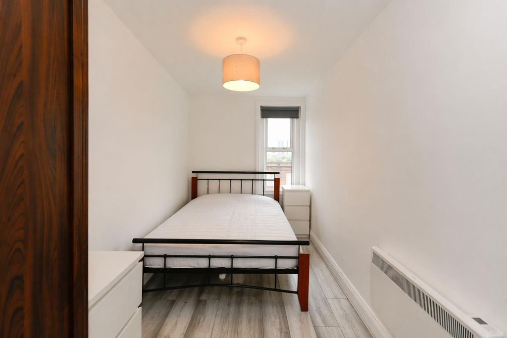 Property photo 2 of 3 Kilburn Park Road 91 2.Png