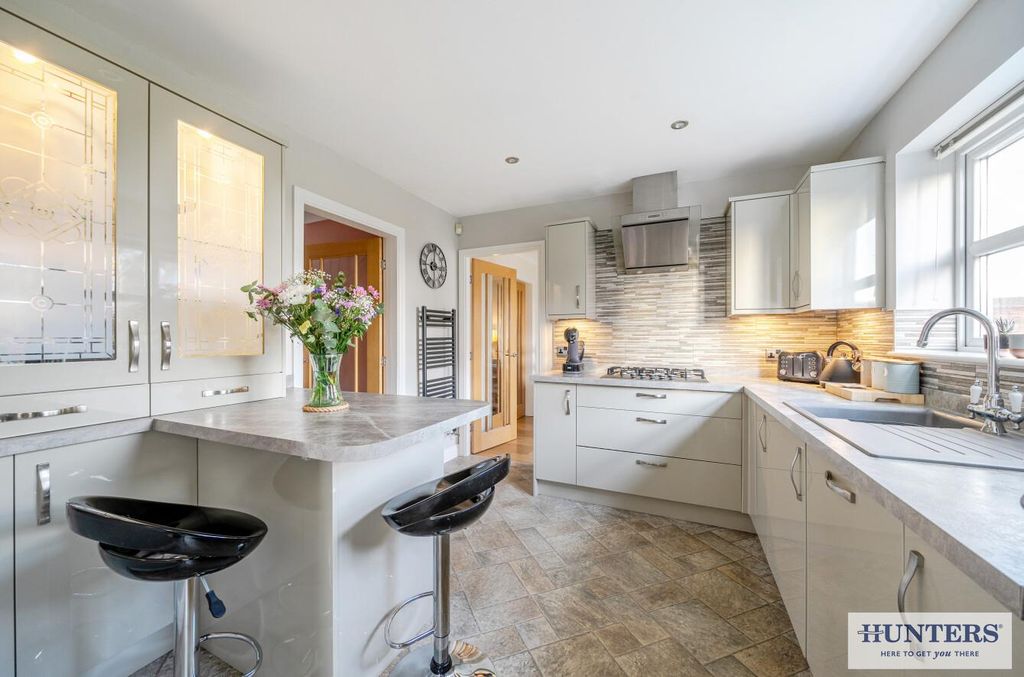 Property photo 2 of 21 5Aae095A-97Bc-47d6-A7F7-A1656B92B094.Jpg