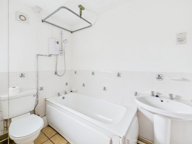 Property photo 3 of 12 Bathroom