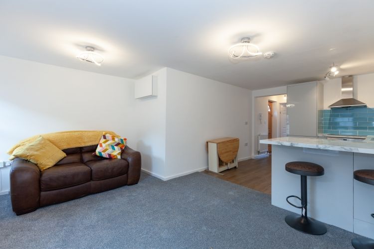 Property photo 3 of 8 213803