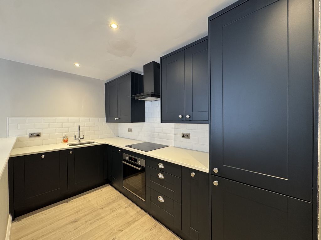 Property photo 2 of 10 Image00007