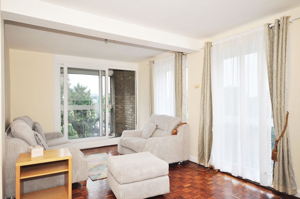 Property photo 1 of 9 Dsc_8302