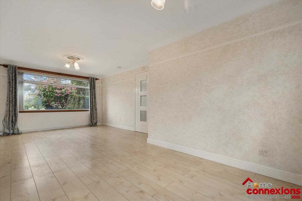 Property photo 3 of 24 Lounge Dining (2)