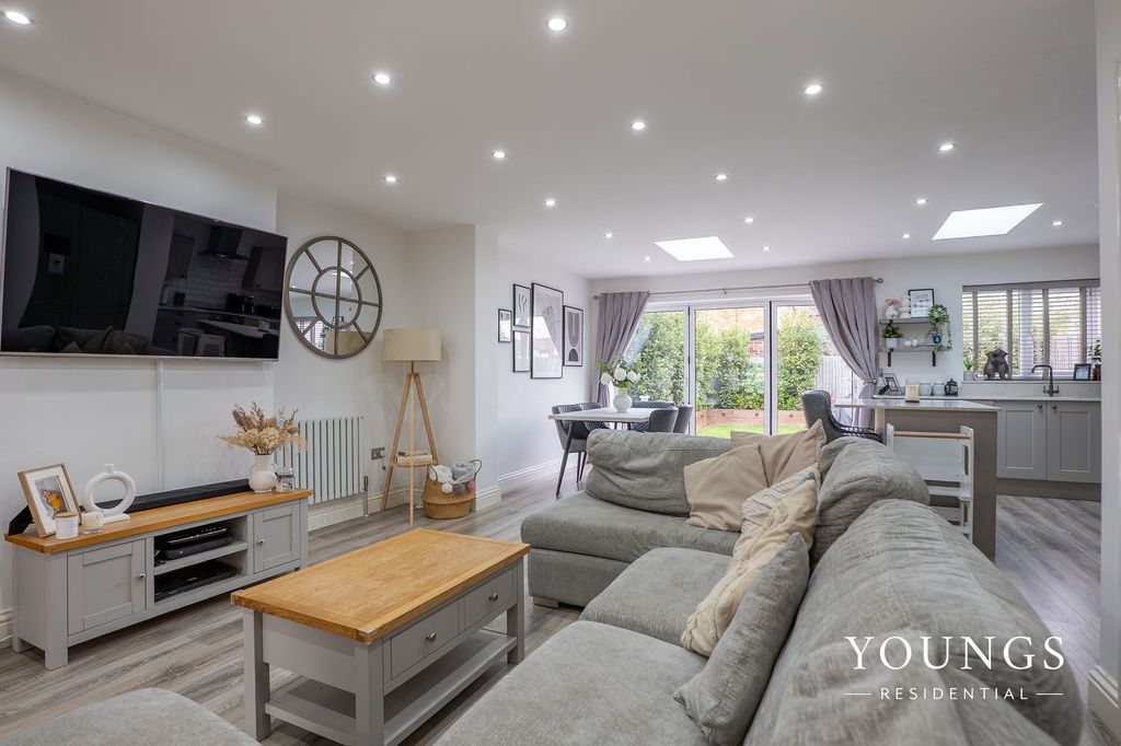 Property photo 3 of 31