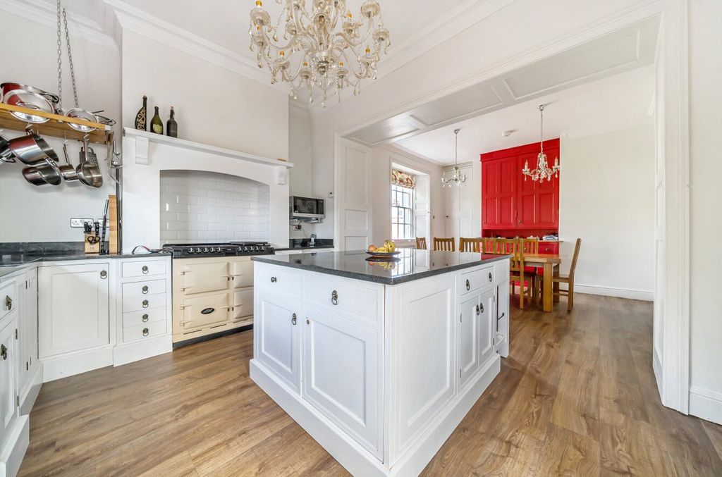 Property photo 2 of 16 Kitchen