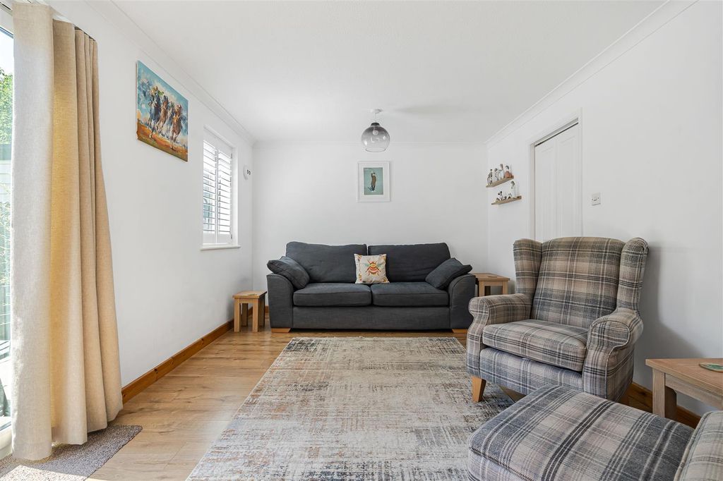 Property photo 3 of 17 18_82892.Jpg