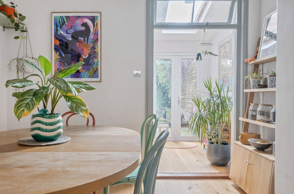 Property photo 2 of 4 Cameo