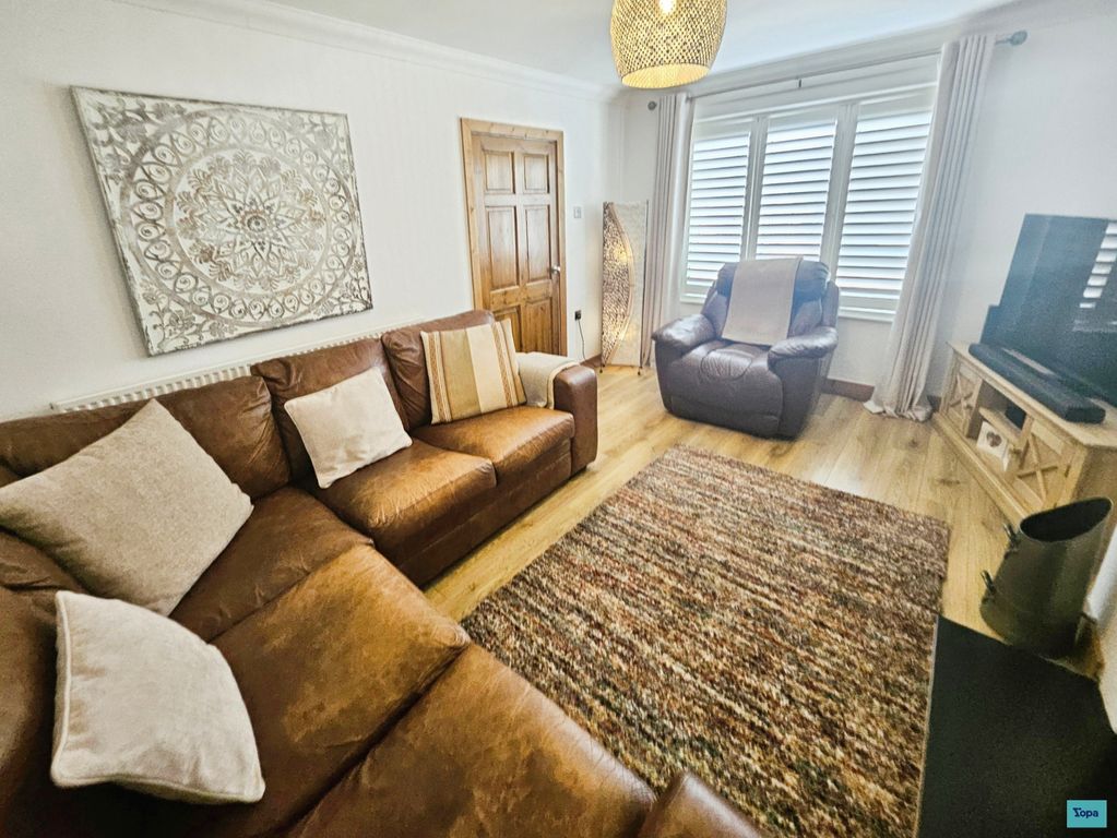Property photo 2 of 24 Lounge