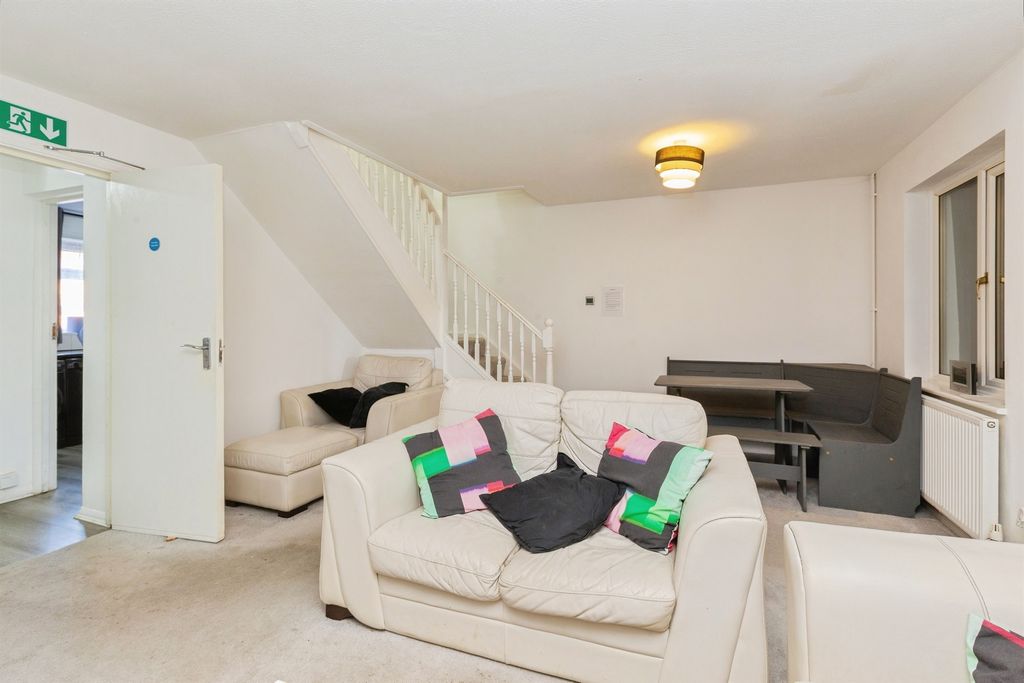 Property photo 2 of 16