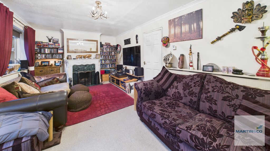 Property photo 3 of 14 Cam03663G0-Pr0211-Still007