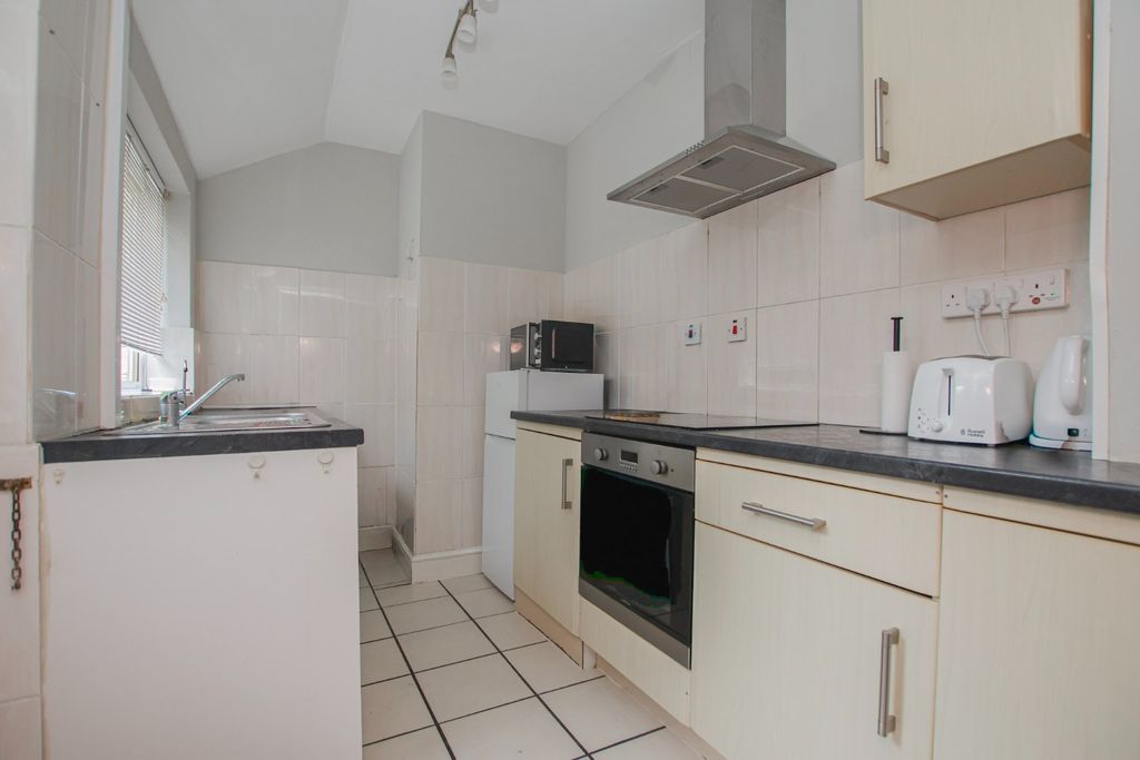 Property photo 3 of 9 5218352