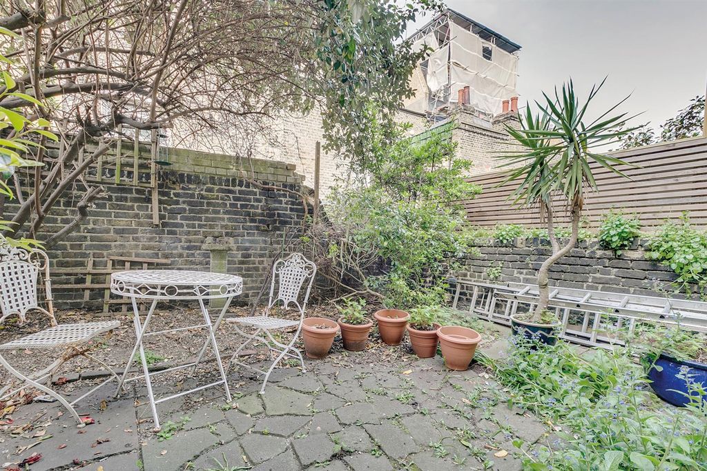 Property photo 3 of 11