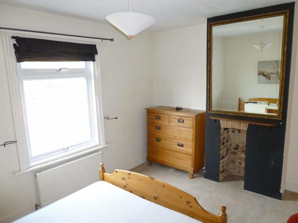 Property photo 3 of 7 Bedroom 1