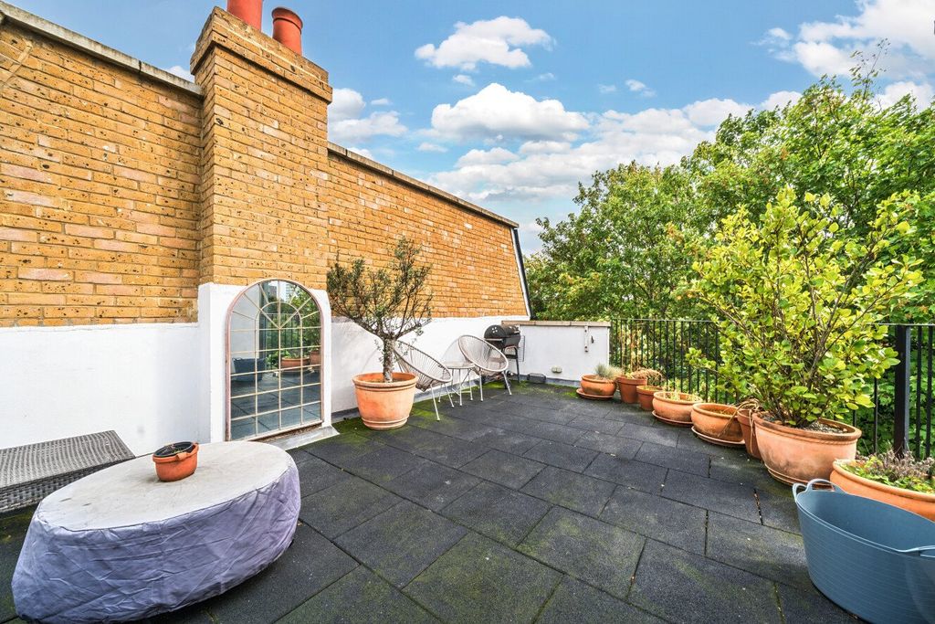 Property photo 3 of 17 Picture No. 21