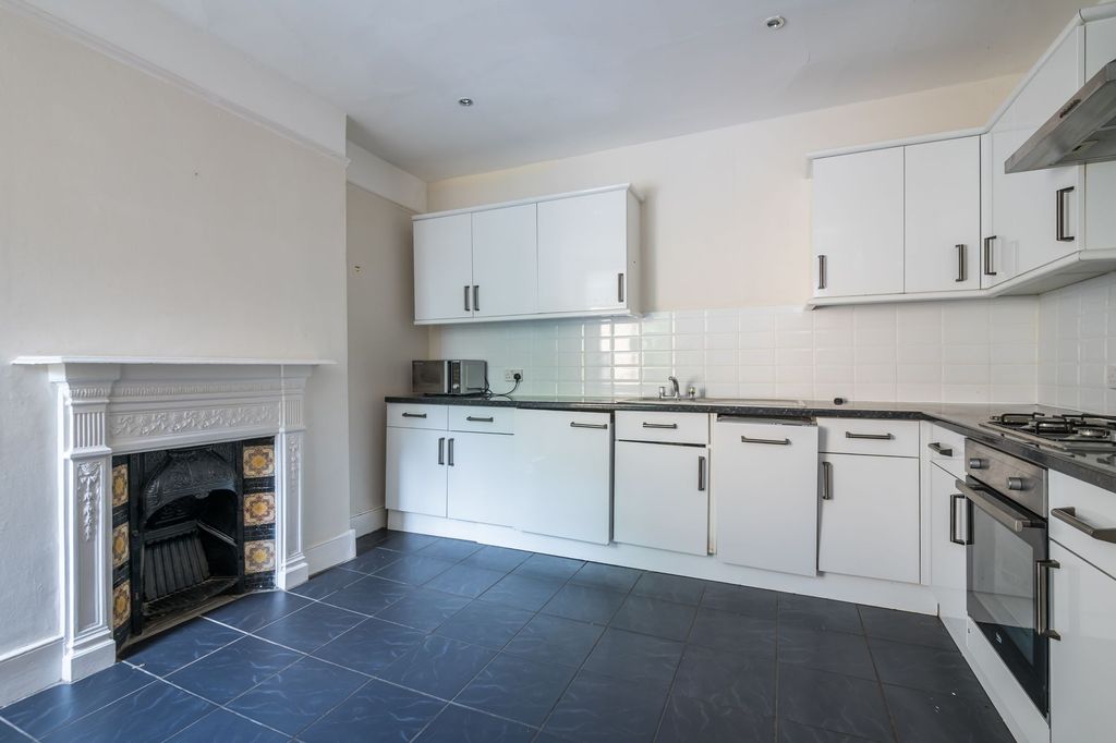 Property photo 3 of 23