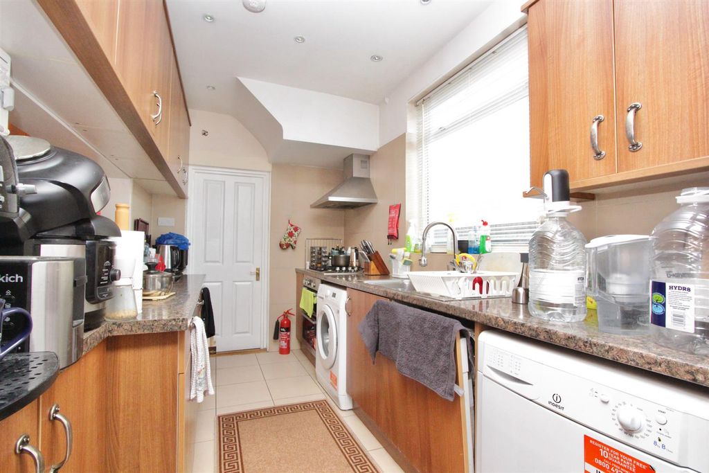 Property photo 3 of 12 Temple Terrace, N22