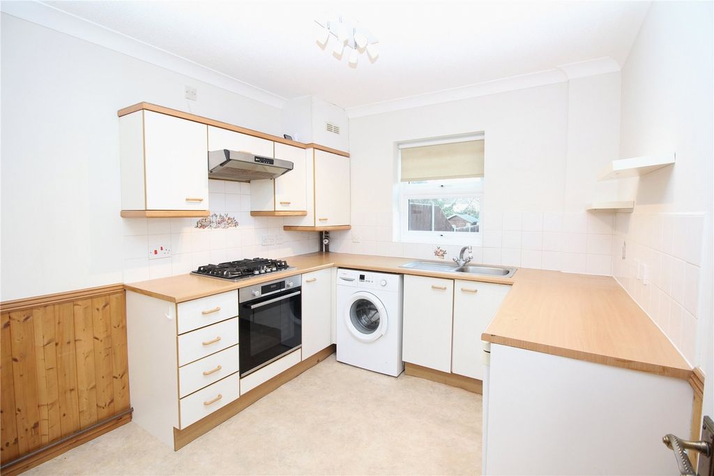 Property photo 3 of 8 Kitchen