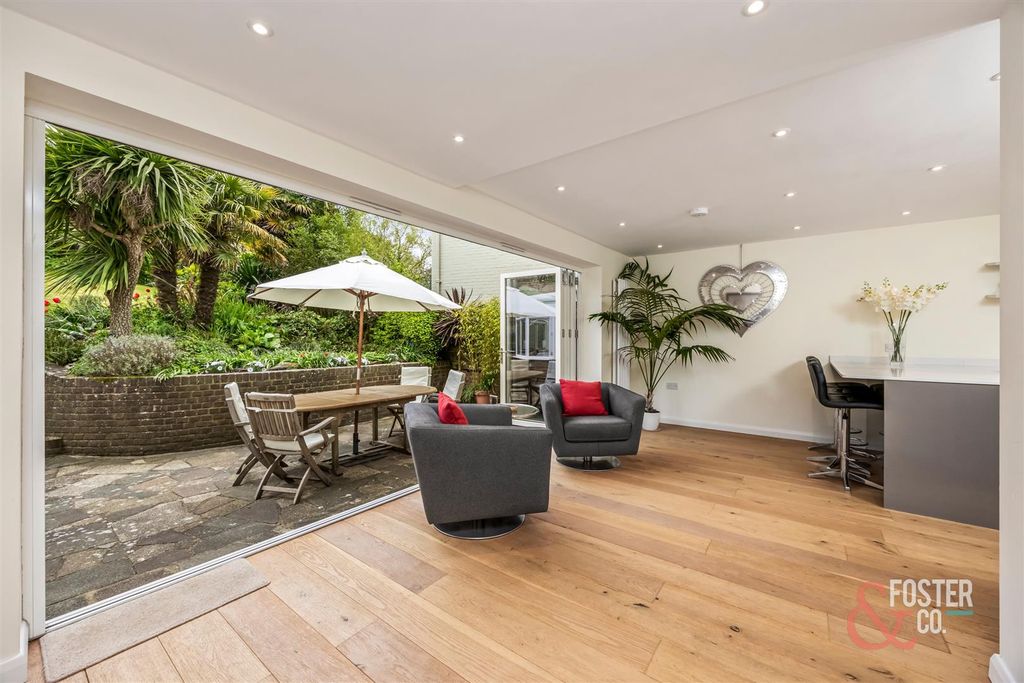 Property photo 3 of 21 Hill Drive_35-011.Jpg