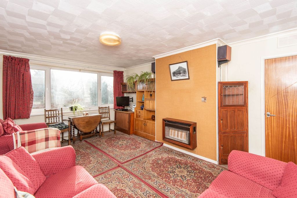 Property photo 3 of 24