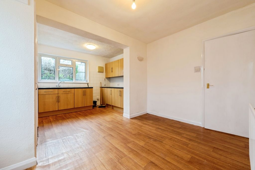 Property photo 3 of 18 Pbox-Img.Jpg