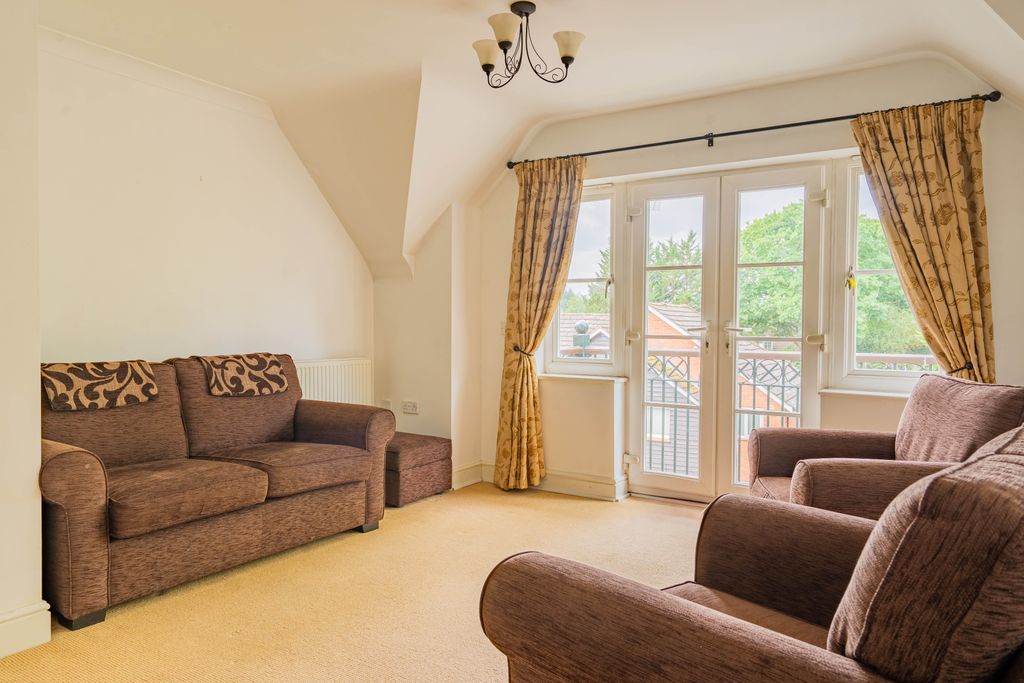Property photo 2 of 14